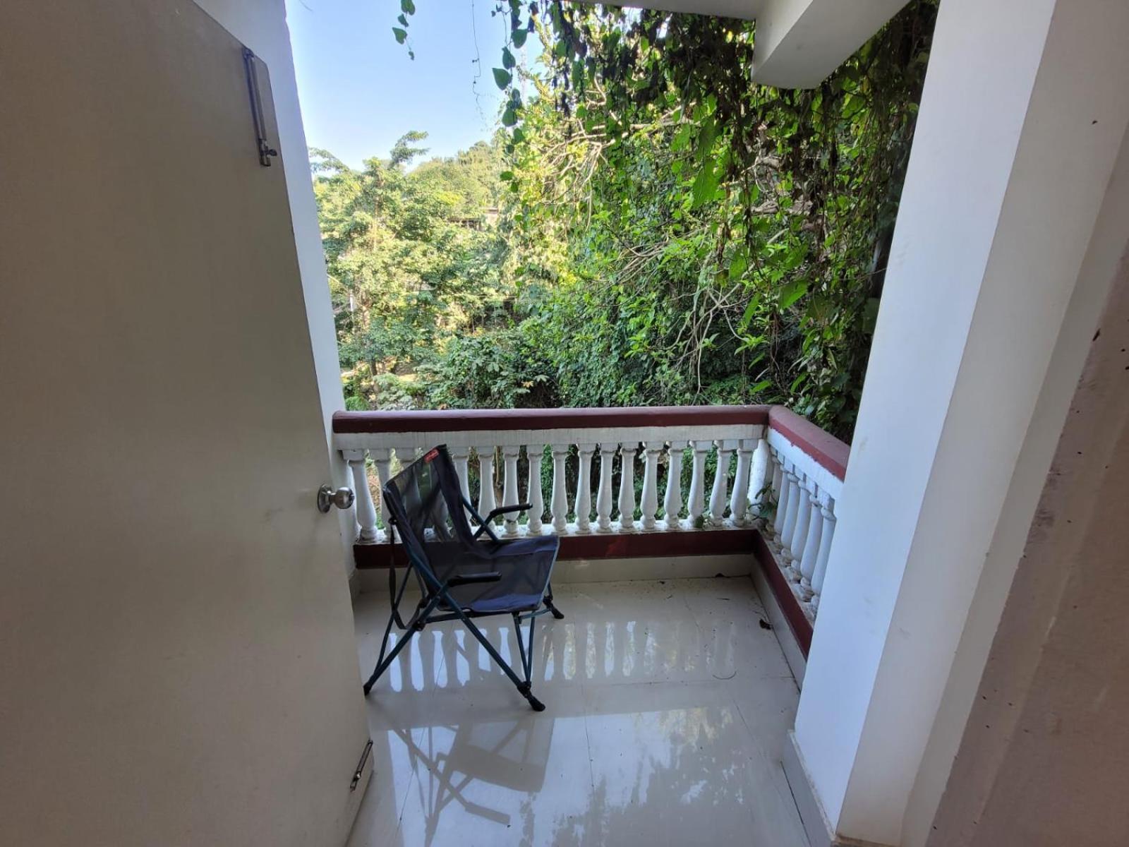 Hilltop Lodge Guwahati Habitación foto