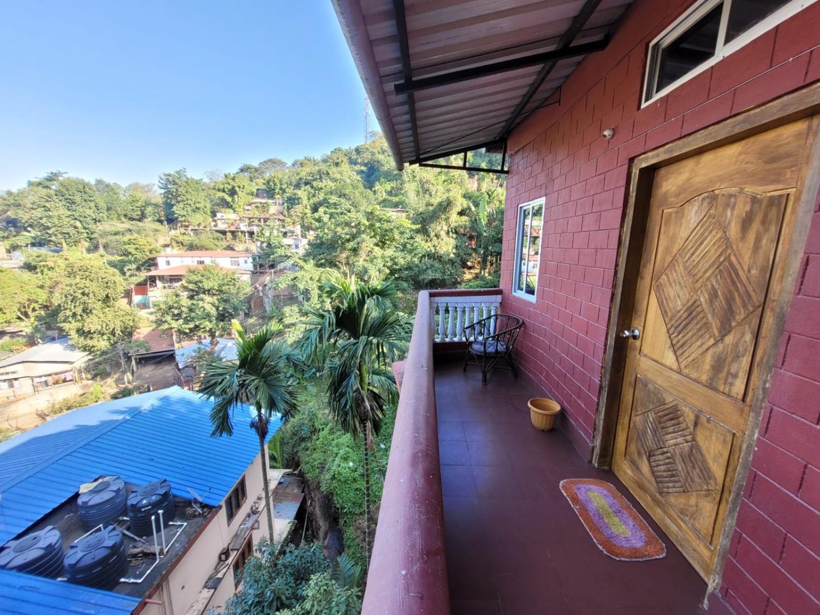 Hilltop Lodge Guwahati Habitación foto